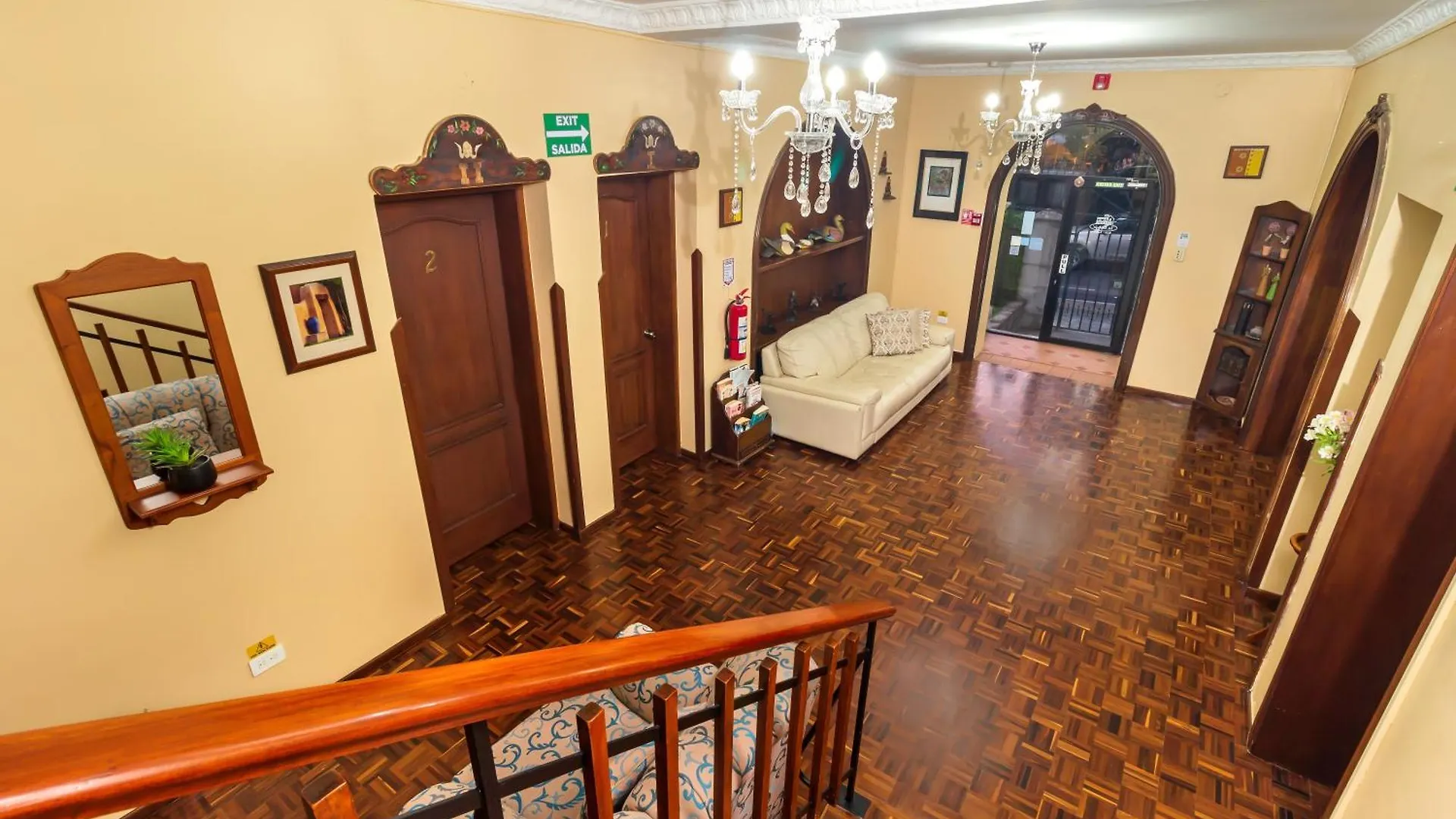****  Hotel La Cartuja Quito Ecuador